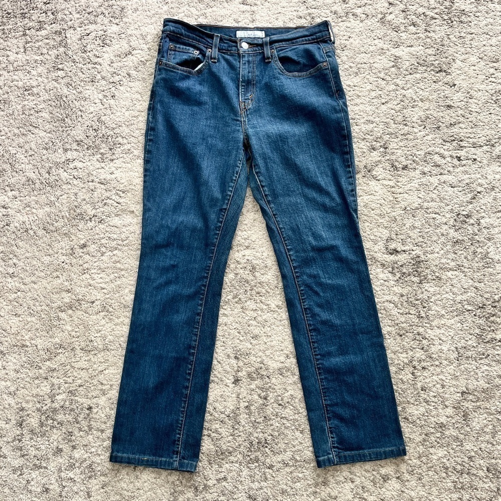 Classic Levi’s 505 Straight Leg Jeans - Dark Indigo Wash - Women’s Size 8M